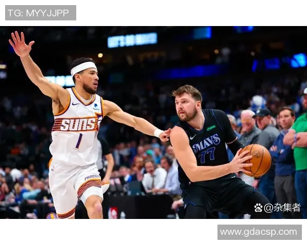 太阳四连胜！布克24分9助攻杜兰特23分8篮板，东契奇空砍35分难阻太阳击败独行侠